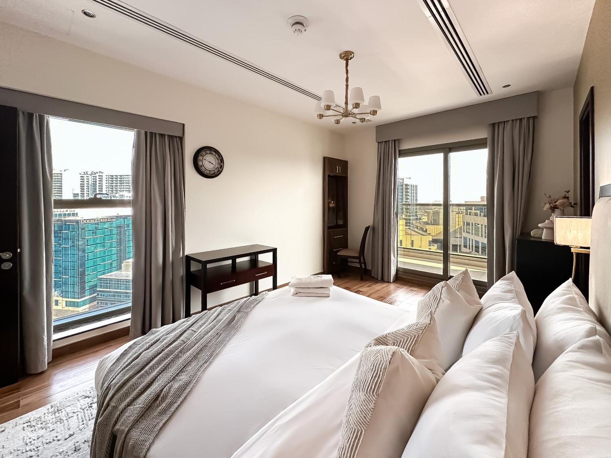 Trophy-luxury 2bdr In The Heart Of Downtown *