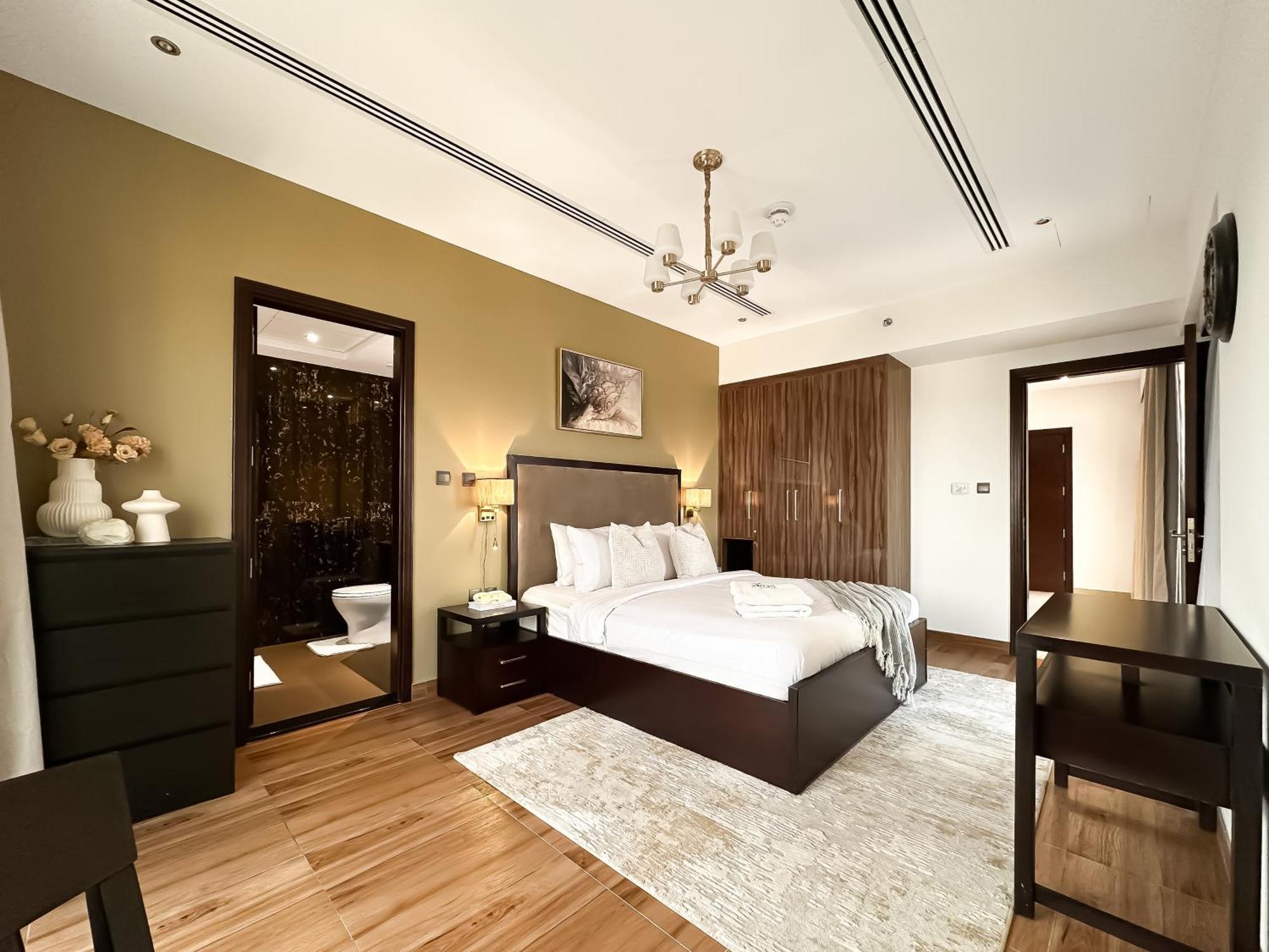 Trophy-luxury 2bdr In The Heart Of Downtown Dubai