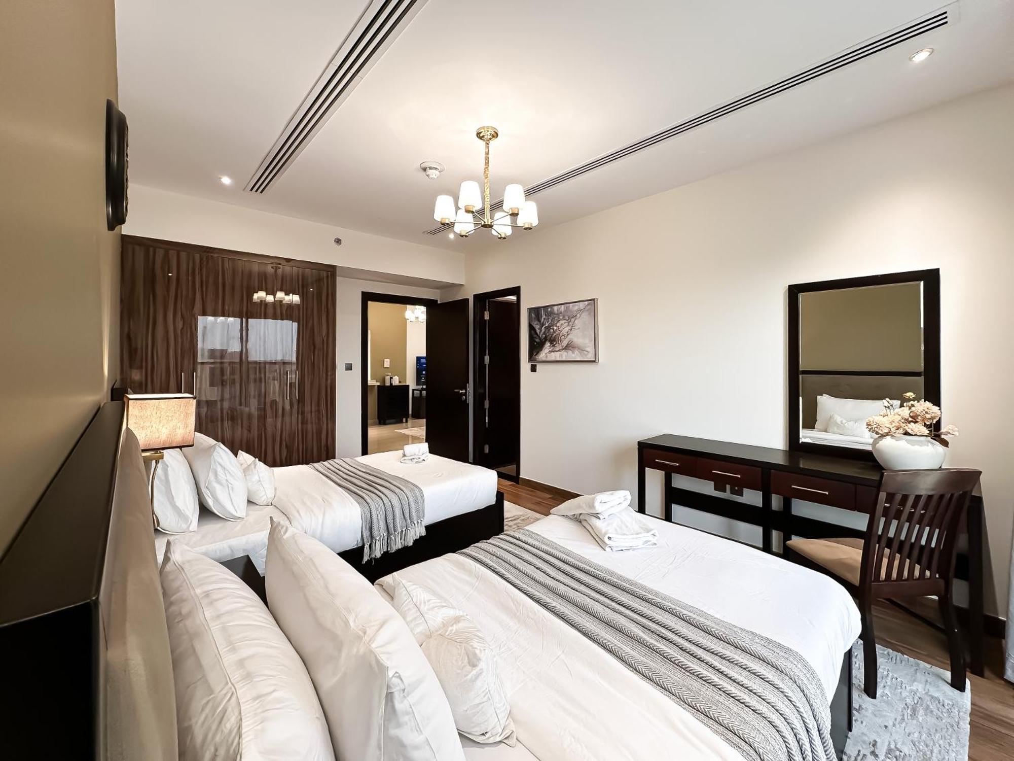 Trophy-luxury 2bdr In The Heart Of Downtown Dubai