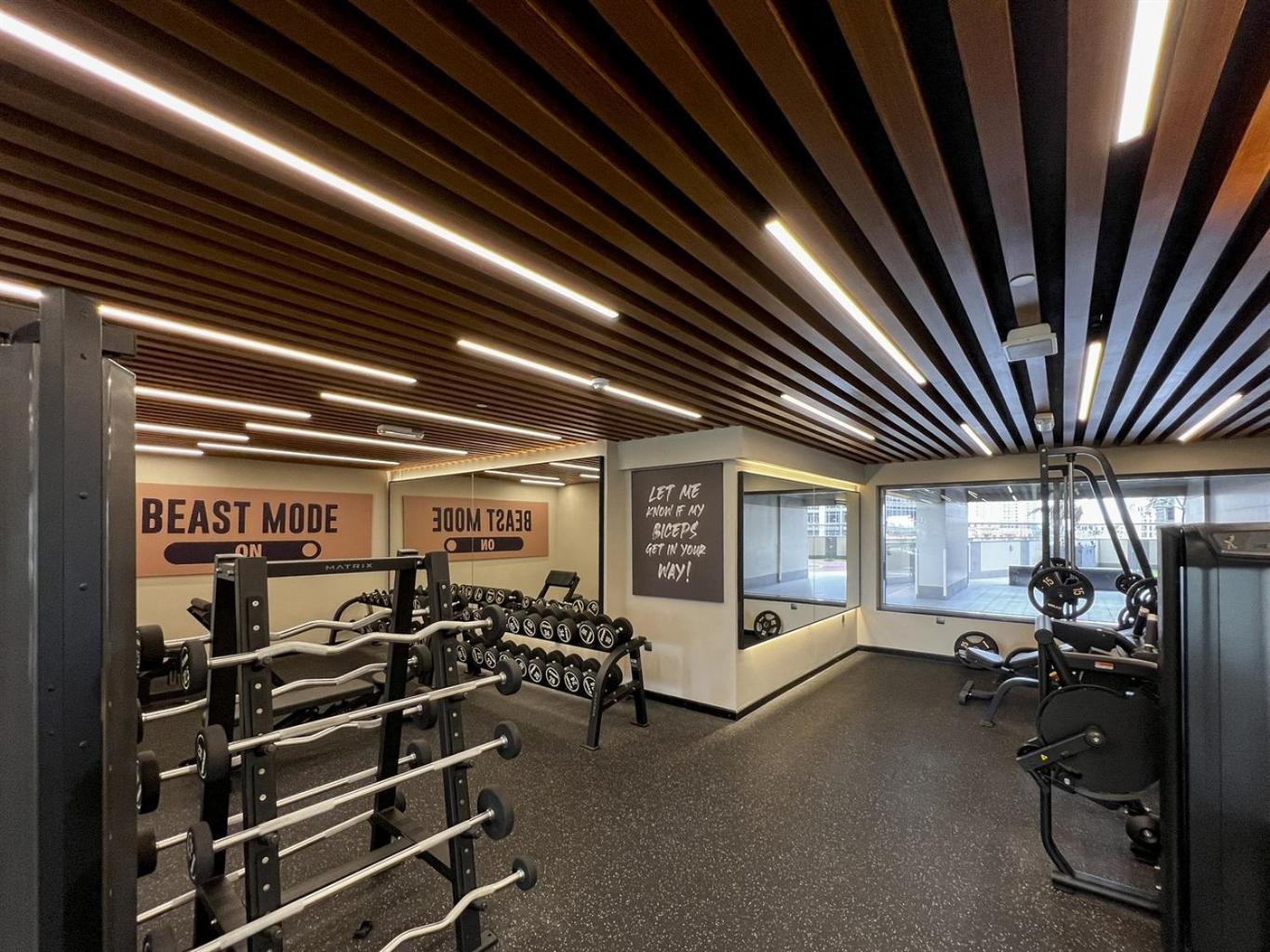 Trophy-luxury 2bdr In The Heart Of Downtown