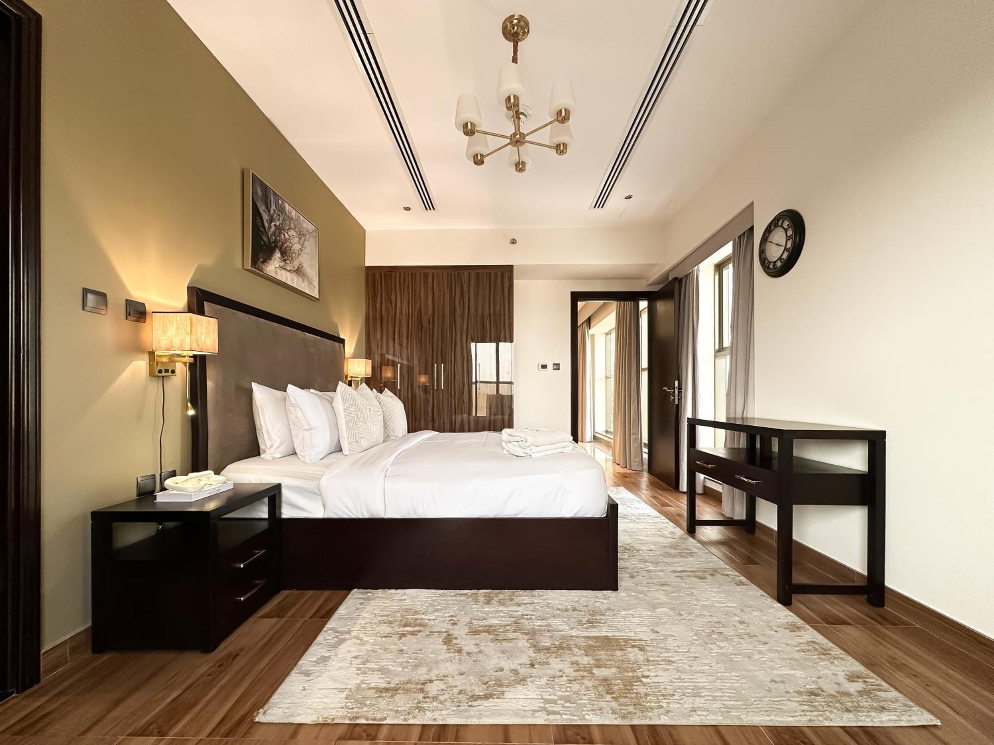 Apartment Trophy-luxury 2bdr In The Heart Of Downtown