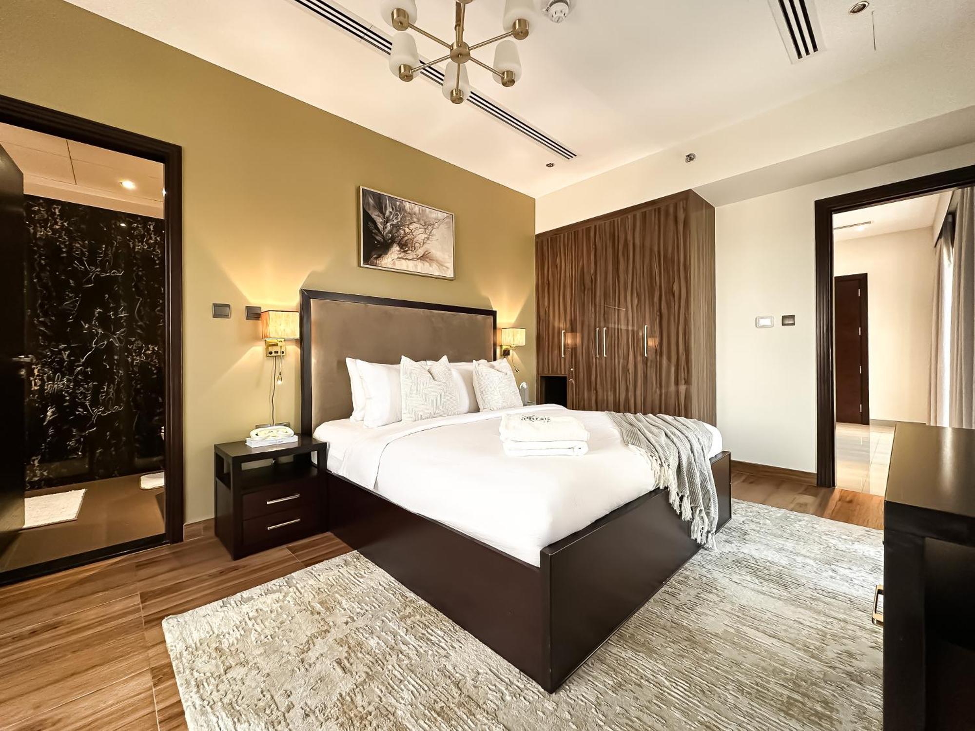 Trophy-luxury 2bdr In The Heart Of Downtown Dubai