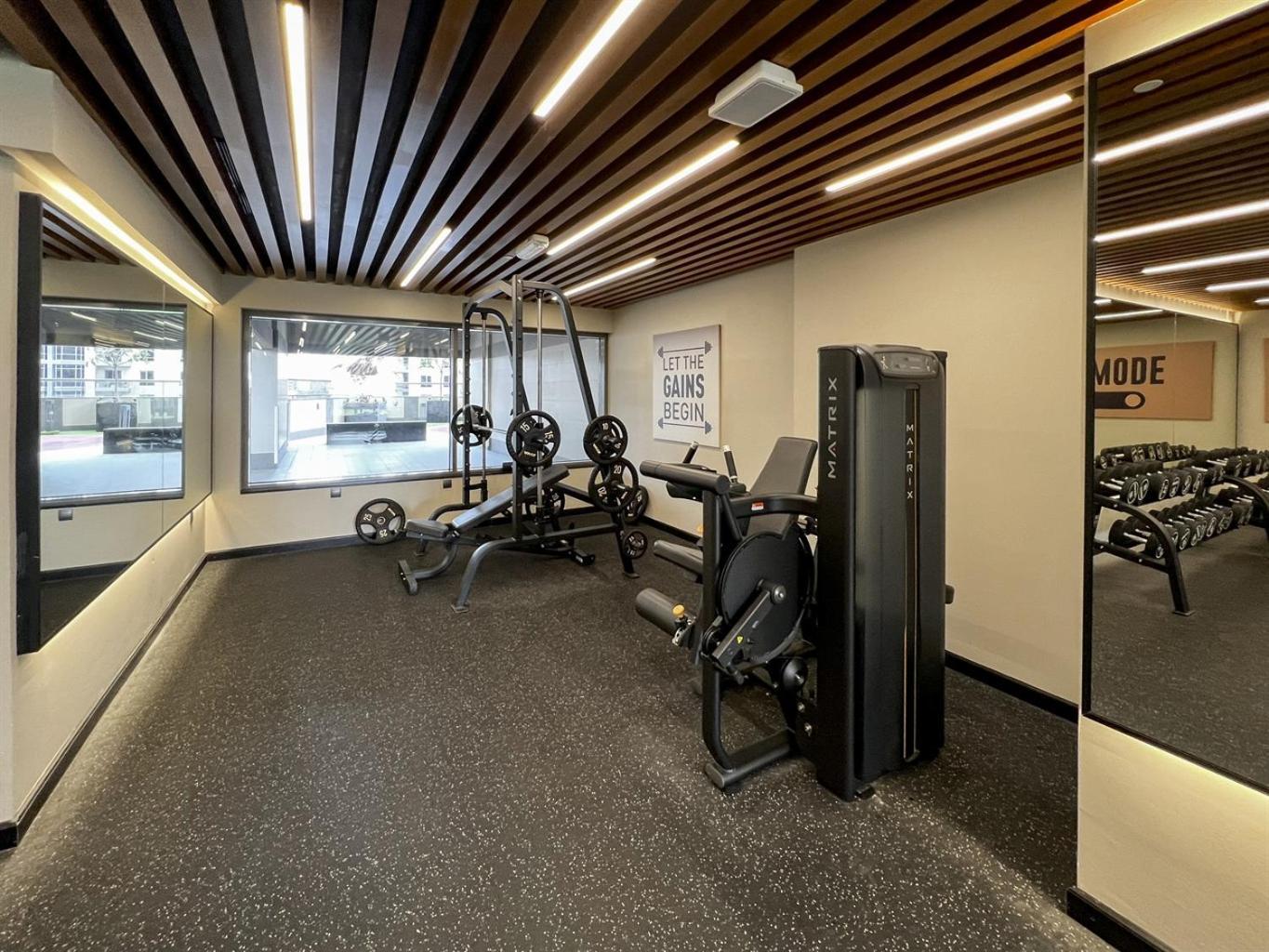 Trophy-luxury 2bdr In The Heart Of Downtown Apartment *