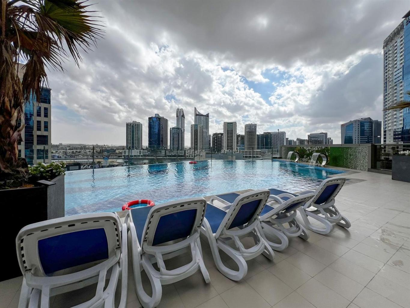 Trophy-luxury 2bdr In The Heart Of Downtown Apartment