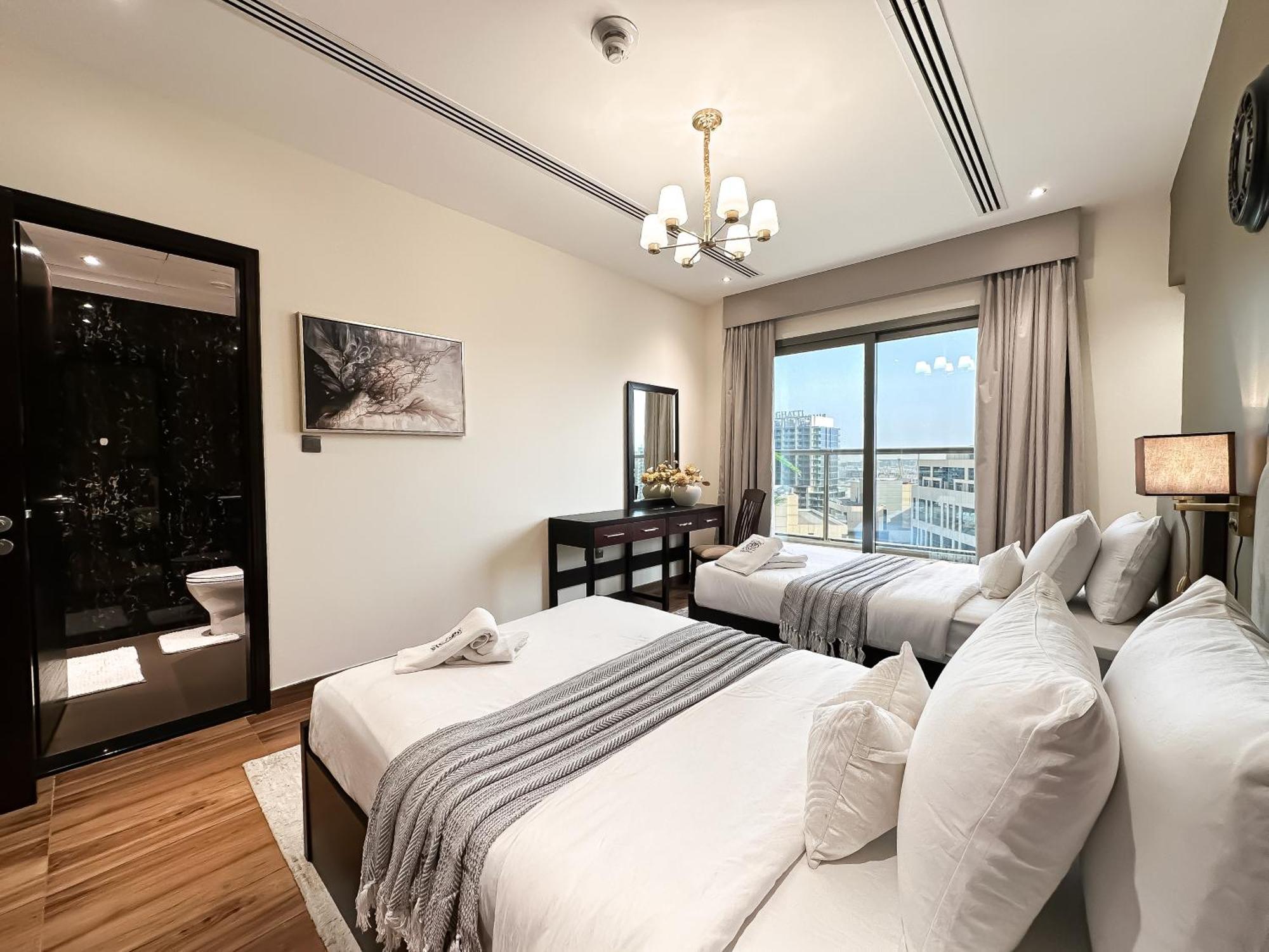 Apartment Trophy-luxury 2bdr In The Heart Of Downtown