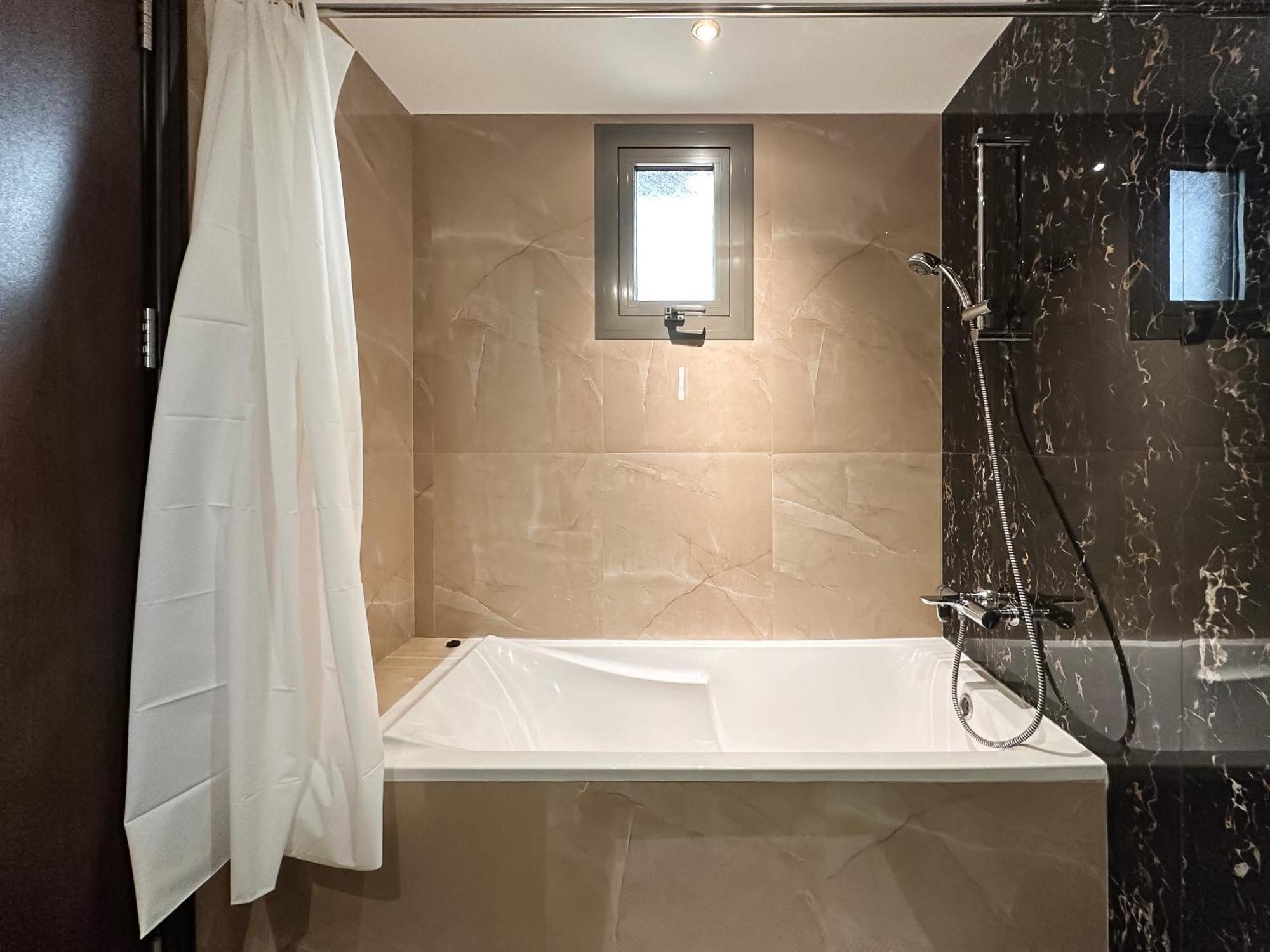 Apartment Trophy-luxury 2bdr In The Heart Of Downtown
