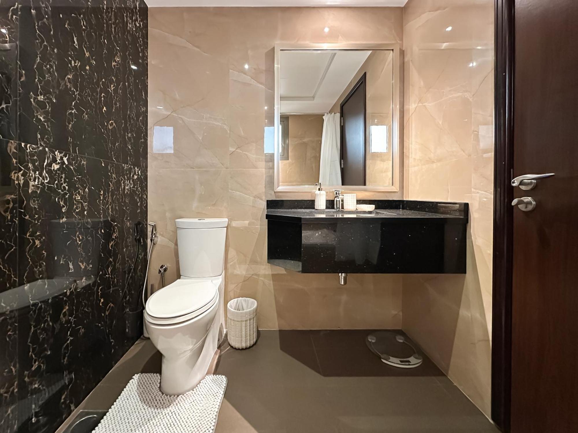 Trophy-luxury 2bdr In The Heart Of Downtown Apartment *