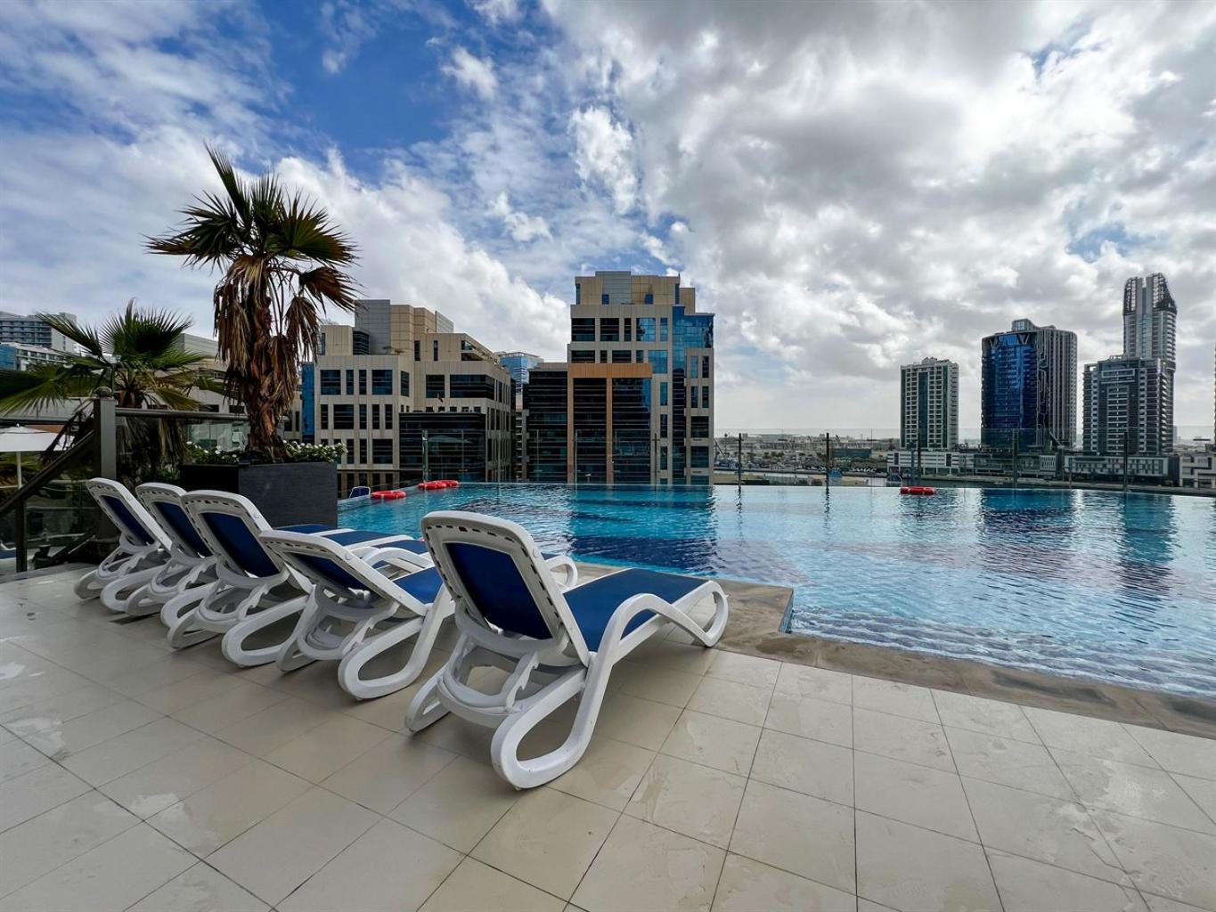 Apartment Trophy-luxury 2bdr In The Heart Of Downtown *