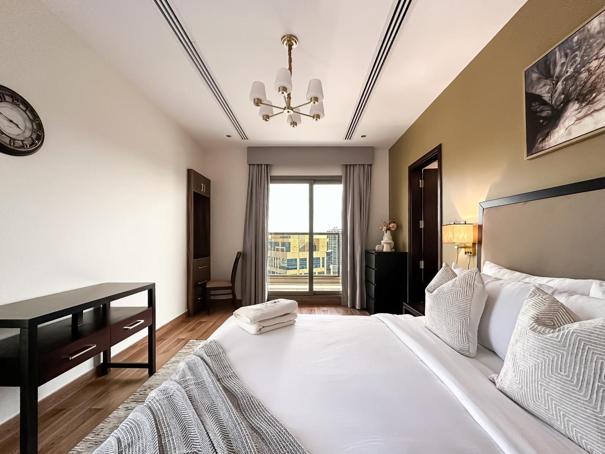Trophy-luxury 2bdr In The Heart Of Downtown Apartment